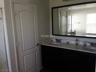 Photo #4: 2240835 Listing