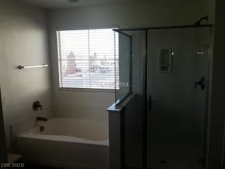 Photo #5: 2240835 Listing