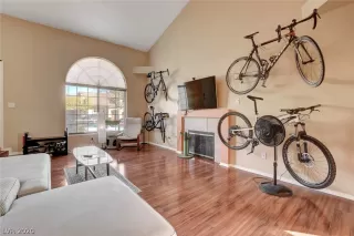 Photo #4: 2240852 Listing 