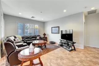 Photo #4: 2240878 Listing