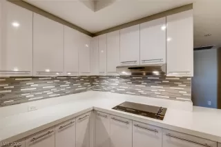 Photo #3: 2240882 Listing