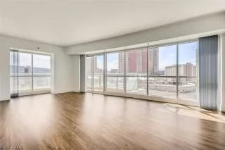 Photo #5: 2240889 Listing