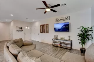 Photo #2: 2240899 Listing 