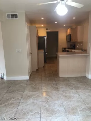 Photo #5: 2240928 Listing