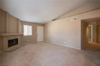 Photo #4: 2240946 Listing