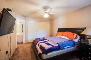 Photo #1: 2240978 Listing