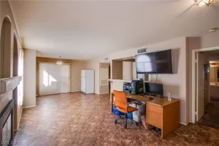 Photo #6: 2240978 Listing