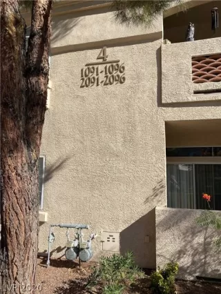 Photo #1: 2240982 Listing