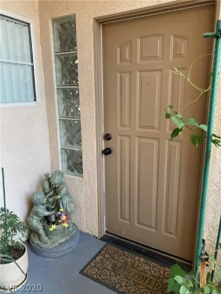 Photo #2: 2240982 Listing