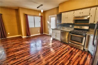 Photo #1: 2241045 Listing