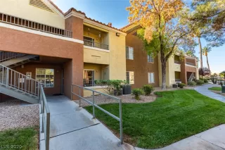 Photo #1: 2241097 Listing