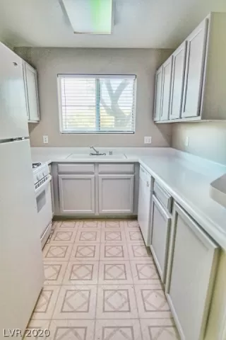 Photo #6: 2241123 Listing