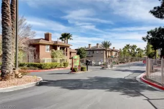 Photo #2: 2241180 Listing