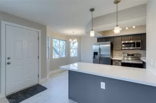 Photo #1: 2241236 Listing