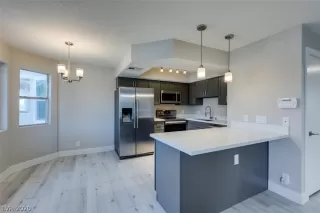 Photo #3: 2241236 Listing