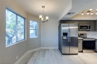 Photo #4: 2241236 Listing