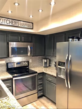 Photo #6: 2241270 Listing 