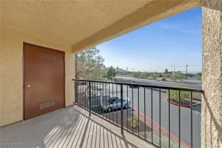 Photo #3: 2241327 Listing