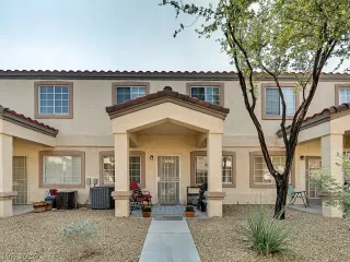 Photo #2: 2241360 Listing