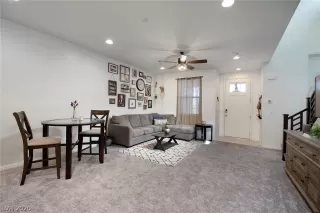 Photo #3: 2241400 Listing