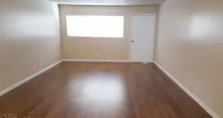 Photo #3: 2241417 Listing