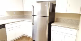 Photo #4: 2241417 Listing