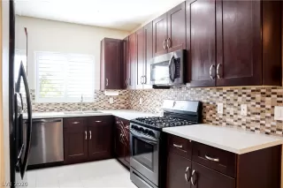 Photo #3: 2241423 Listing 