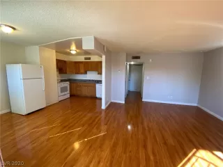 Photo #5: 2241487 Listing 