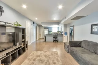 Photo #1: 2241559 Listing 