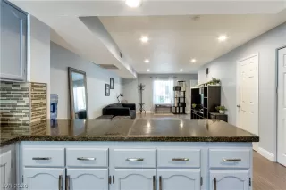 Photo #2: 2241559 Listing 