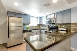 Photo #3: 2241559 Listing 