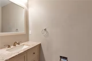 Photo #6: 2241559 Listing 