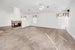 Photo #4: 2241592 Listing 