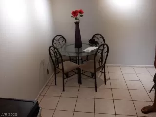 Photo #4: 2241698 Listing