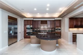 Photo #2: 2241717 Listing