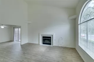 Photo #2: 2241719 Listing