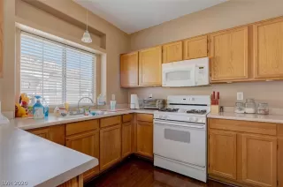 Photo #6: 2241739 Listing