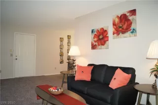 Photo #3: 2241742 Listing