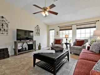 Photo #3: 2241745 Listing