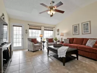 Photo #4: 2241745 Listing