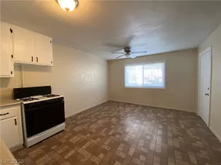 Photo #4: 2241748 Listing