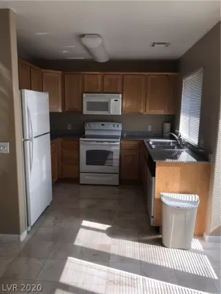 Photo #5: 2241762 Listing