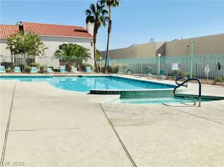 Photo #4: 2241771 Listing