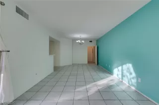 Photo #5: 2241772 Listing 