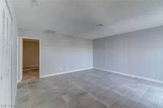 Photo #3: 2241783 Listing