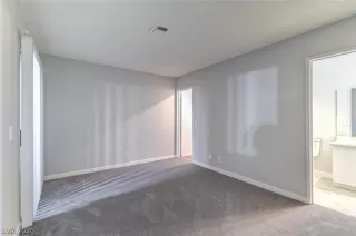 Photo #4: 2241783 Listing