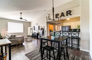 Photo #2: 2241801 Listing 