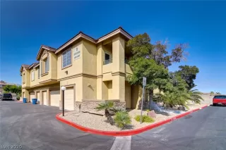 Photo #4: 2241801 Listing 