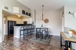 Photo #6: 2241801 Listing 