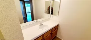 Photo #4: 2241811 Listing